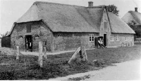 Appartamento consiste di 6 camere. Sylter Friesenhغuser auf historischen Fotos