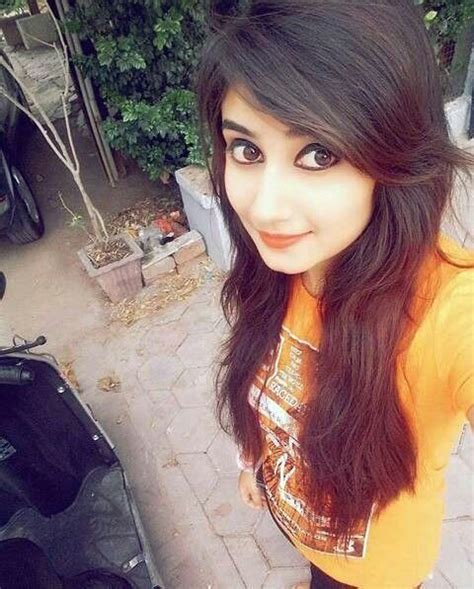 Pin By Khalid Mahmood On Local Desi Girl Selfie Beautiful Girl Photo Cool Girl Pictures