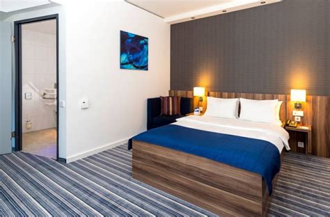 Pflichtfelder sind mit * gekennzeichnet. Holiday Inn Express Bremen Airport in Bremen bei ...
