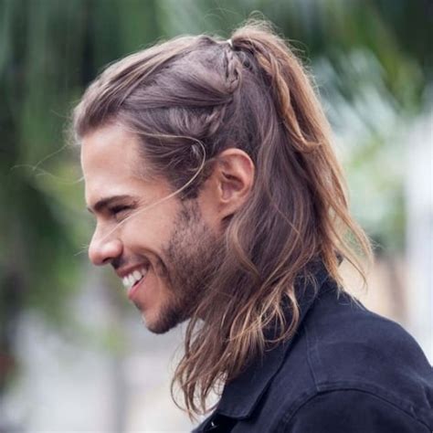 The first haircut that comes to mind when it comes to viking hairstyles is undoubtedly the undercut. 50 Viking Hairstyles for a Stunning & Authentic Look | Men ...