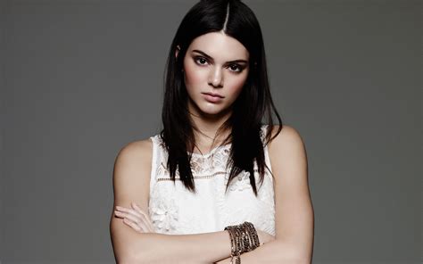 Wallpaper Kendall Jenner Women Model Brunette Dark Hair Simple