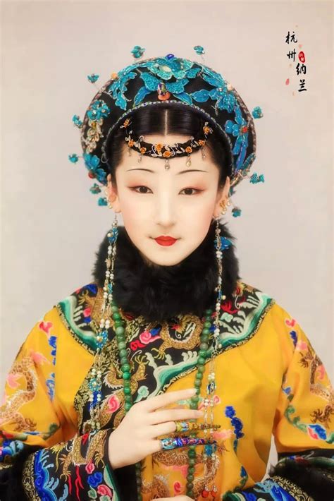 Modern Rendition Of A Qing Dynasty Princess Formal Wear 大清公主 Chinese