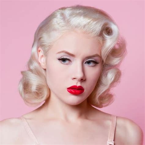 Share More Than 84 Elegant Pin Up Hairstyles Best Ineteachers