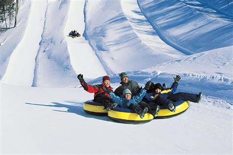 Get pumped up at the tube park! Winter activities - Quebec - Canada