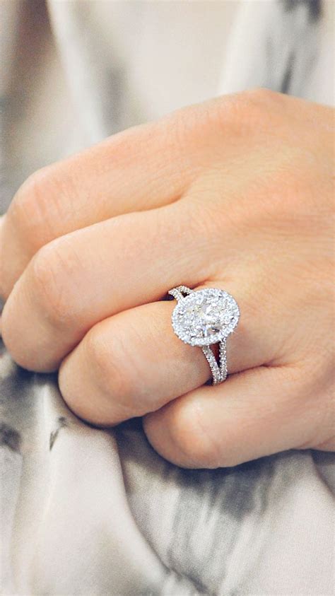This Elegant Split Diamond Band Engagement Ring Successfully Highlights