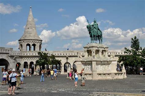 Zwiedzając budapeszt warto zobaczyć uznawany za symbol węgier budynek parlamentu. Wycieczka na Węgry do Budapesztu - Eko-tourist