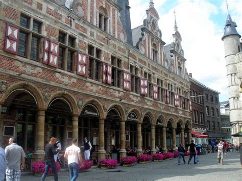 Oilsjt) este un oraș neerlandofon situat în provincia flandra de est, regiunea flandra din belgia.este localizat pe râul dender, la o distanță de 30 km nv de bruxelles. Aalst, Belgium | België, Stad, Steden