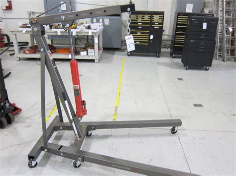 Pittsburgh automotive 2 ton engine hoist can be used for all sort of lifting works starting from lifting engines, gearboxes, transmissions of a car, to lifting motorcycle parts, boat engines. PITTSBURGH 1 TON ENGINE HOIST