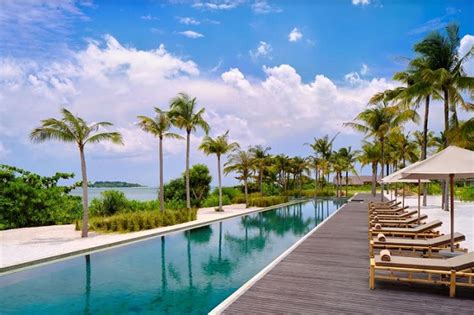 Tepatnya pantai caruban berada di desa gedong mulyo, kecamatan lasem, kabupaten rembang, jawa tengah. Sheraton Hotels Buka Resor Tepi Pantai di Pulau Belitung