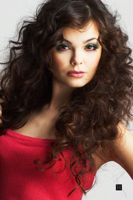 Brunette Curly Hairstyles Style And Beauty
