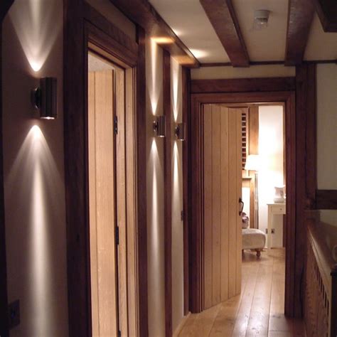 Nuestra tienda online de iluminación es la solución para comprar lámparas al mejor precio. Lámparas de pasillo modernas para decorar el interior