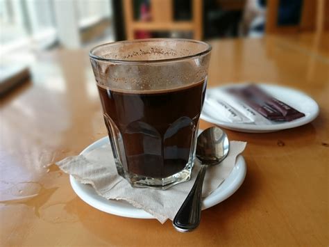 Download gambar sketsa warung kopi. 6 Tradisi Unik Minum Kopi di Indonesia - MAGYS