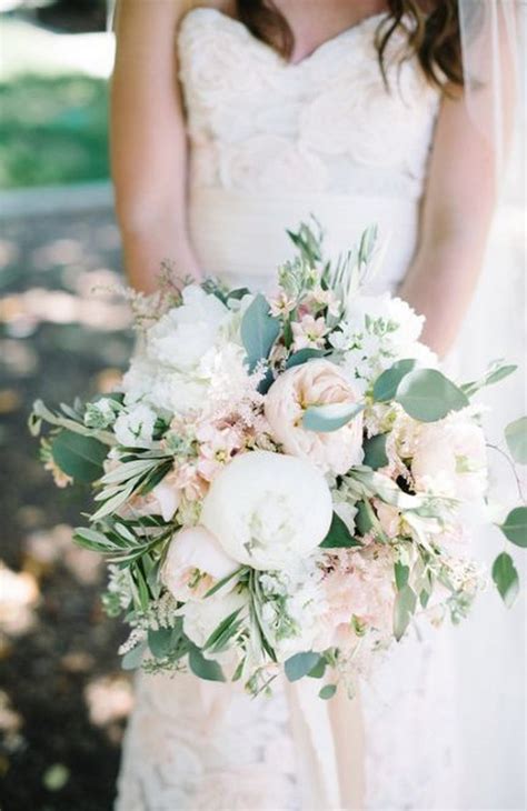 Top 15 Blush Pink Wedding Bouquets For Spring 2021