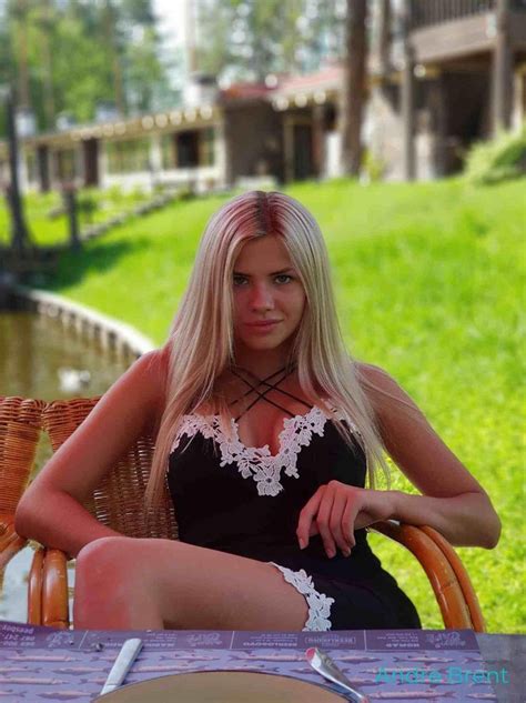 Natalee 007 Social Media Stars You Are Perfect Famous Brands Moscow Sweetheart Dj