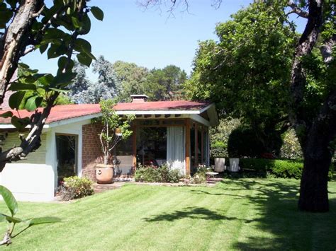Terreno en desnivel positivo que se puede aprovechar para construir en plataformas y disfrutar de la vista panorámica desde su parte más alta. Maravillosa Casa de Campo en Venta en Nepantla, Edo. de ...