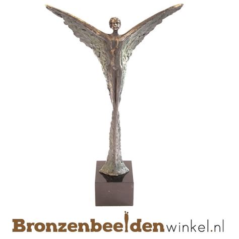 Only 3 available and it's in 1 person's cart. Beschermengel kopen van brons | Prachtige bescherm engel ...