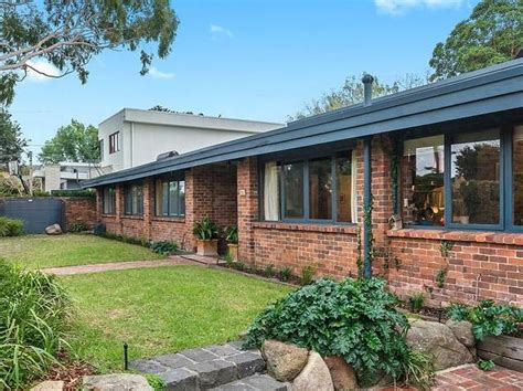 Hipsters Hopping Into Cheltenham Push Median House Prices Over 1