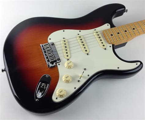 Fender Custom Shop Custom Classic Stratocaster 2007 Sunburst Guitar For