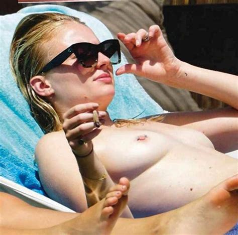 Sophie Turner Topless Pics From Ibiza Scandal Planet