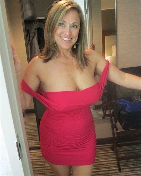 Amateur Milf Cleavage Collection 47 Pics Xhamster