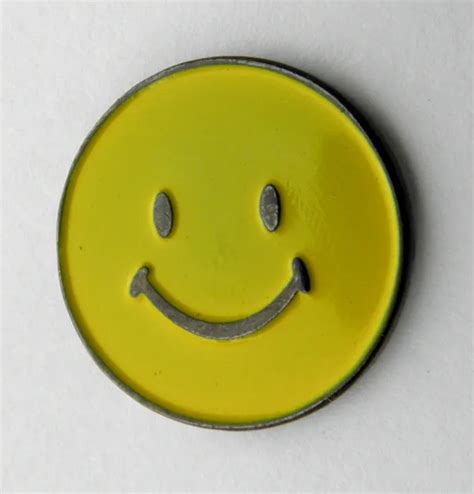 Smiley Face Smile Sign Happy Emoji Emoticon Lapel Pin Badge 1 Inch £5