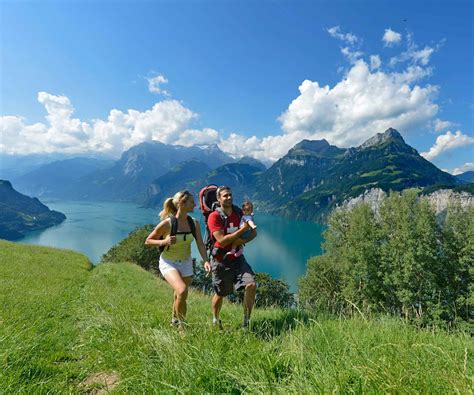 Vor der gratwanderung kommt die anreise nach stoos. Wanderung mit Kindern: Stoos Fronalpstock | Famigros