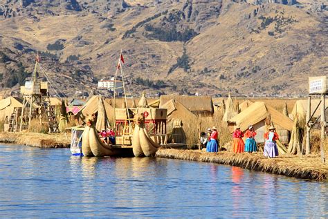 Uros Island At Lake Titicaca Uros Islands Lake Titicaca Places To Go