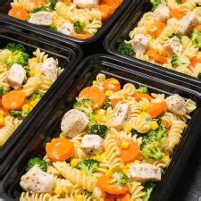 Satisfying filling but not a heavy meal. Garlic Chicken & Veggies Pasta Meal Prep Recipe