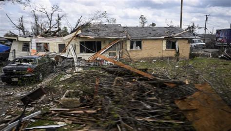 At Least 26 Dead After Tornadoes Rake Us Midwest South The Business Post
