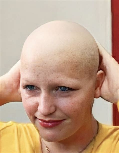 bald women balding shaving eyebrows eye brows brows brow eyebrow arched eyebrows