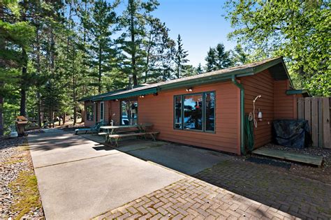 Lake Tomahawk Lodge | 4 BD Lake Tomahawk, WI Vacation Rental | Vacasa