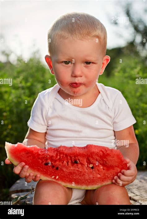 Baby Watermelon Garden Hi Res Stock Photography And Images Alamy