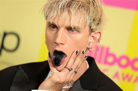 Machine Gun Kellys Black Tongue At Billboard Music Awards Popsugar