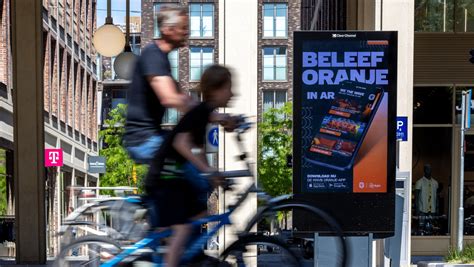 Knvb Voegt Ar Toe Aan Dooh Campagne Clear Channel