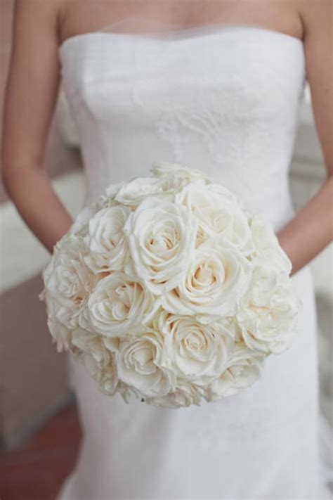 You can even do a simple fresh flowers wrapped bouquet or go all out and order a luxury designed floral arrangement, rose bouquet, fruit basket or gourmet gift basket. 10 Beautiful white wedding bouquets - Part 1 | Flowerona