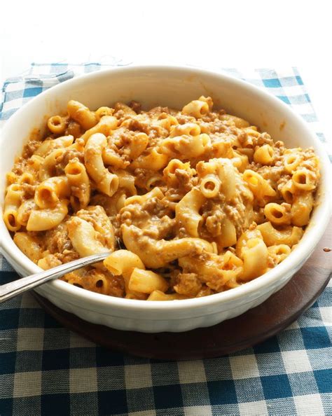 Cheese may be mixed in or sprinkled on top. Velveeta Cheese Burger Mac and Cheese | The Skinny Pot | Velveeta cheese, Cheese burger macaroni ...