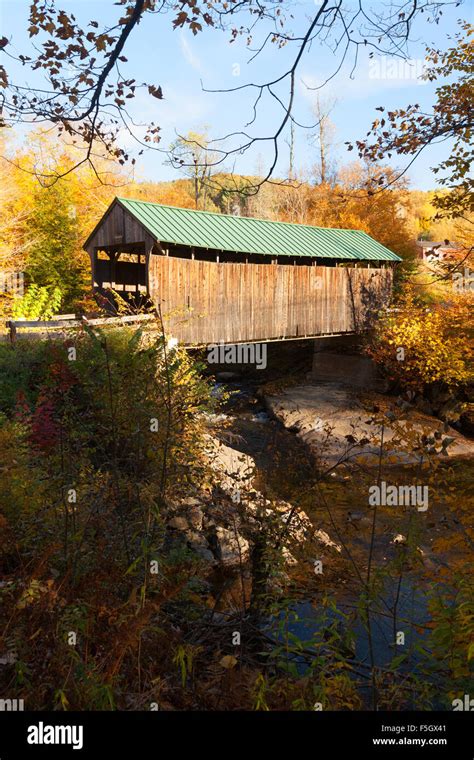 New England Covered Bridge Autumn Hi Res Stock Photography And Images