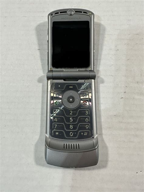 Motorola Razr Cingular Flip Phone V3 Silvergray Vintage