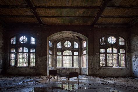 Abandoned Buildings Captured In Stunning Urbex Photography