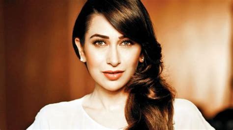 Karishma Kapoor Real Age Born With A Silver Spoon Karisma Kapoor Is The Daughter Of The First