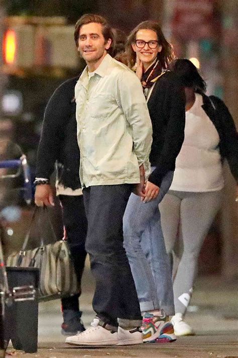 Jake Gyllenhaal And Model Jeanne Cadieu Have Romantic Evening Stroll In Nyc