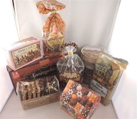 Sehr schöne truhe bestimmt schon 40 jahre. Nuremberg Gingerbread/Lebkuchen SCHMIDT *made in Germany ...