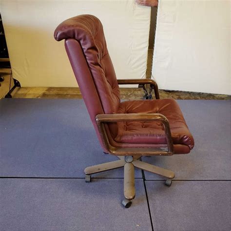Traditional Tilter Chair Impact Props