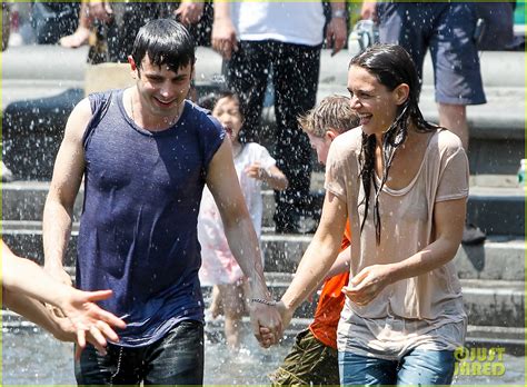 Photo Katie Holmes Soaking Wet For Mania Days 19 Photo 2875556 Just Jared Entertainment News