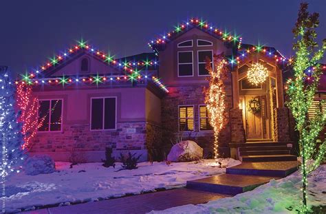 To create a festive atmosphere throughout your home, let our christmas decorating while not many of us have room (or the budget or the extra outdoor christmas decorations) for a real christmas tree outside the front or back. Outdoor Christmas Lights Ideas For The Roof