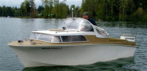 Due to the immense popularity of boating, and the countless design metrics currently in use, there is a long list of boat types that qualify as power boats. Skagit | Boat design, Camper boat, Small power boats