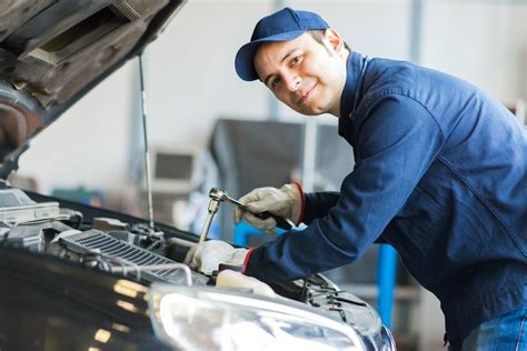 Read about the top skills employers are looking for when hiring. 4 Must-Have Qualities to Become a Skilled Mechanic - ELMENS