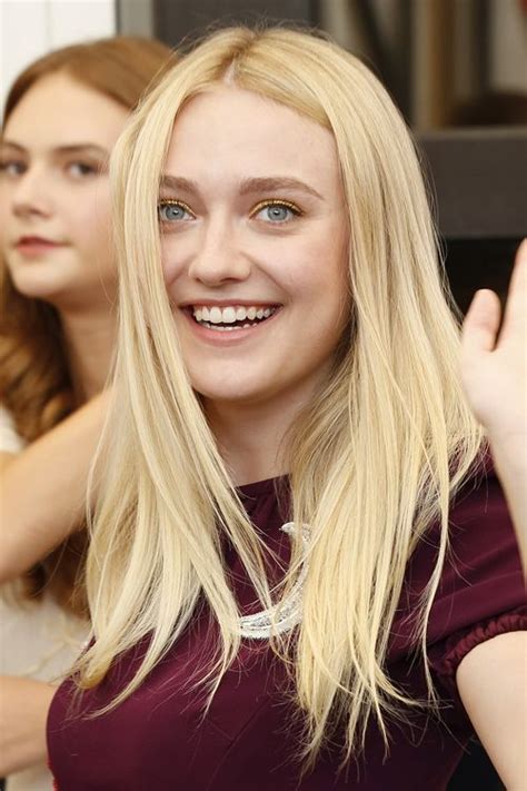 Dakota Fanning Straight Golden Blonde Messy Hairstyle Steal Her Style