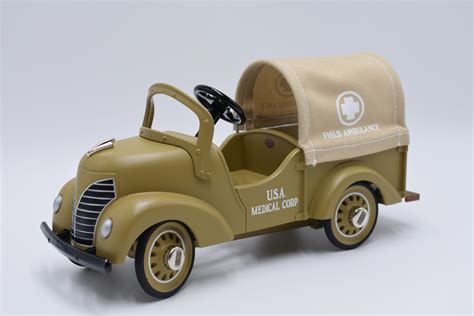 Hallmark Kiddie Car Classics 1941 Garton Field Ambulance Collector