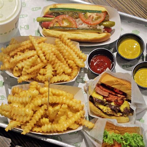 Upon entering the outlet, you will be greeted and assist by their friendly. Shake Shack, The Dubai Mall